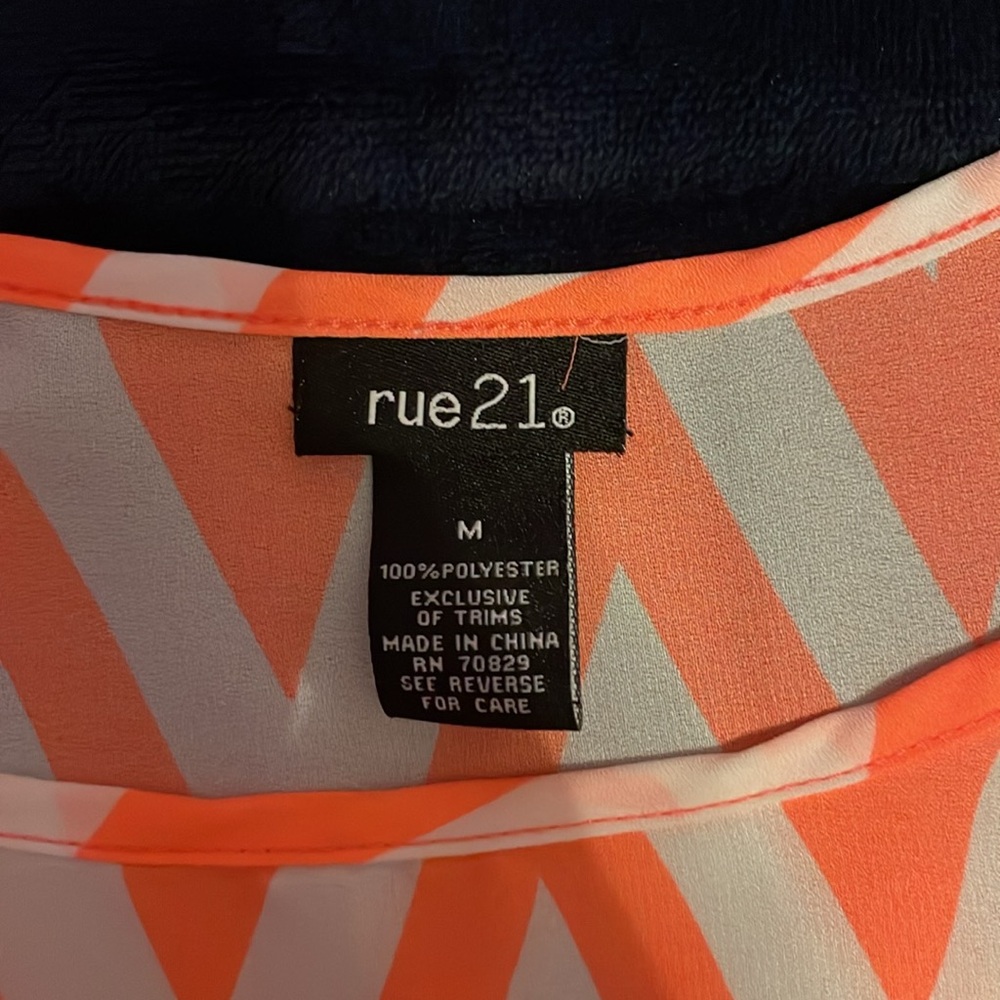 Chevron Top - Picture 2 of 3